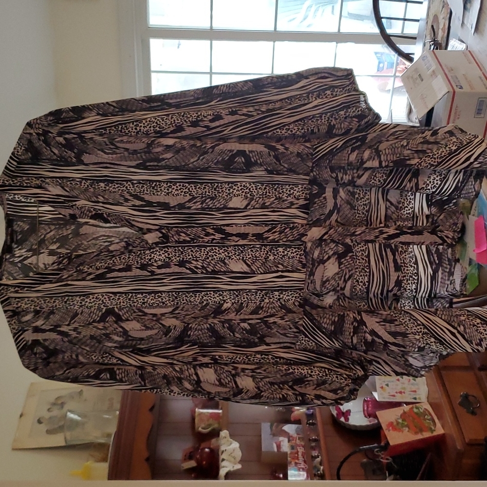 Black/White Flouncy Blouse